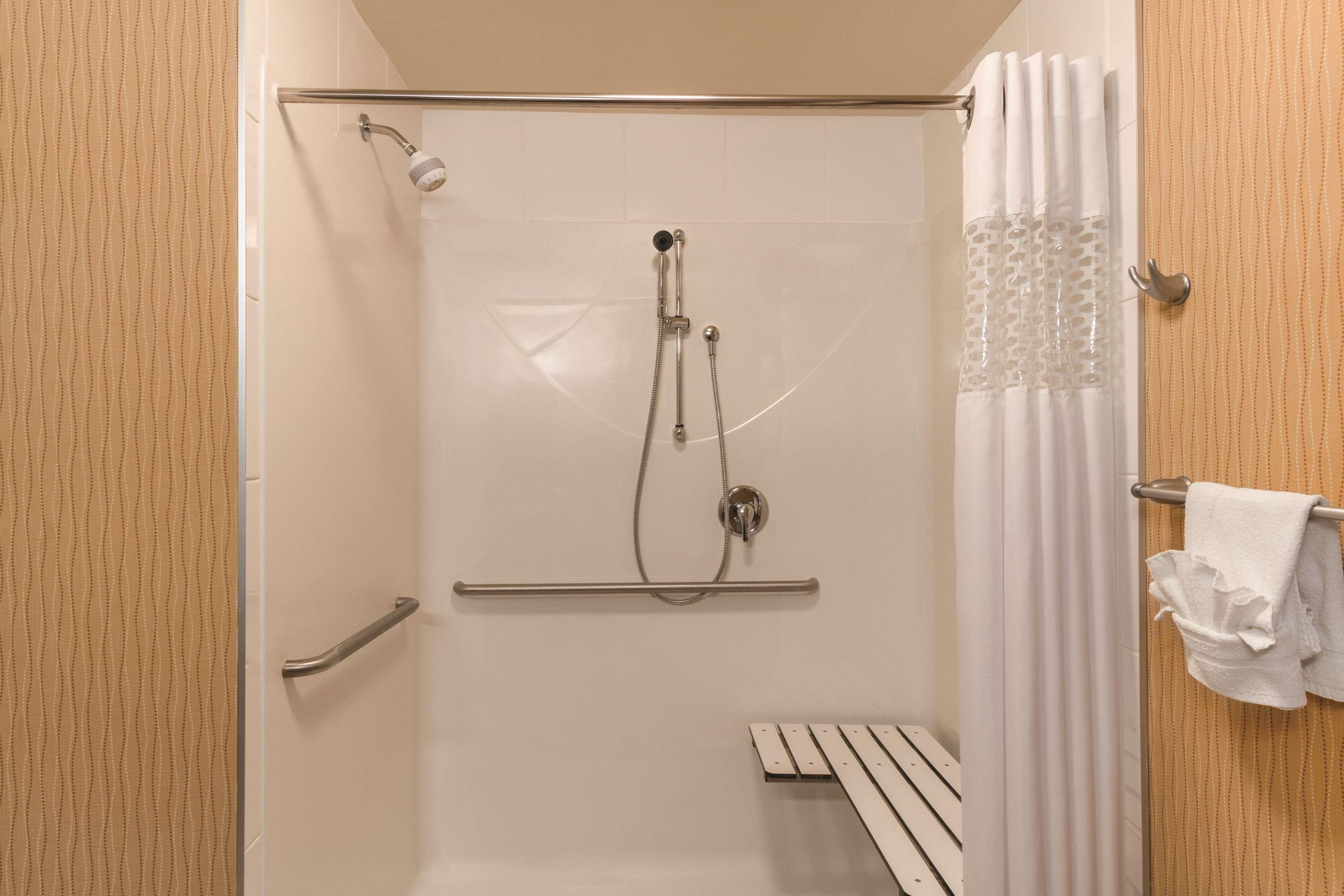 Hampton Inn By Hilton Edmonton South Экстерьер фото